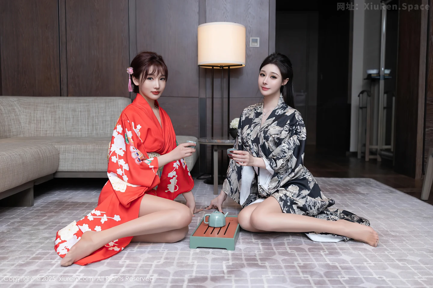 图片[2]-[XiuRen秀人网] VOL.10352 模特合集美女小逗逗＆陆萱萱性感姐妹花超薄肉丝私房诱惑写真80P-秀人网官方网站